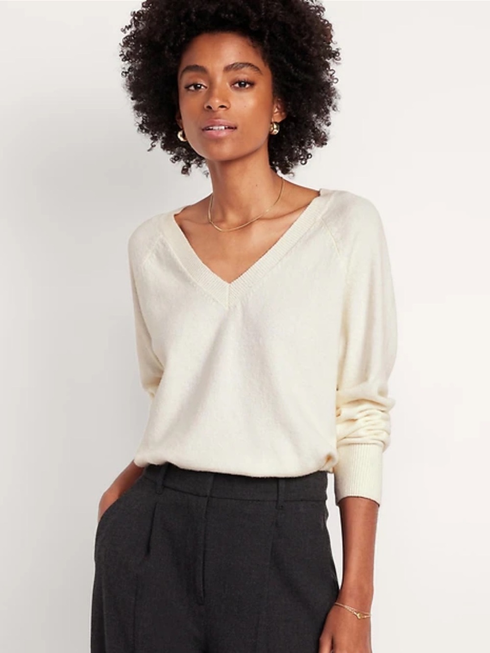 Old Navy Cream V-Neck Lightweight Women's Sweater